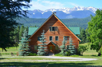 Blockhaus mit großem Grundstück zu verkaufen, Golden, BC, Kanada